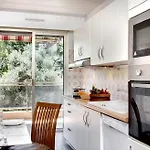 The Originals Boutique, Les Strelitzias Hotel