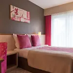 The Originals Boutique, Les Strelitzias 3*