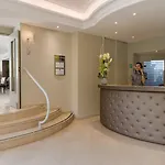 The Originals Boutique, Les Strelitzias Hotel 3*