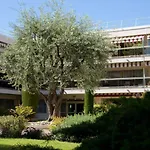 The Originals Boutique, Les Strelitzias