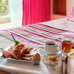 The Originals Boutique, Les Strelitzias Hotel