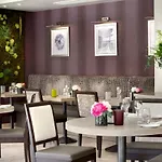 The Originals Boutique, Les Strelitzias 3*