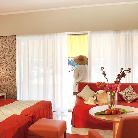 Hotell The Originals Boutique, Les Strelitzias Juan-les-Pins