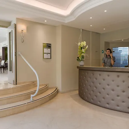 The Originals Boutique, Les Strelitzias Hotell 3*