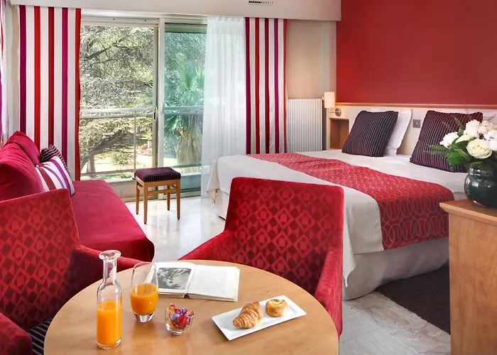 酒店 The Originals Boutique, Les Strelitzias 胡安莱潘