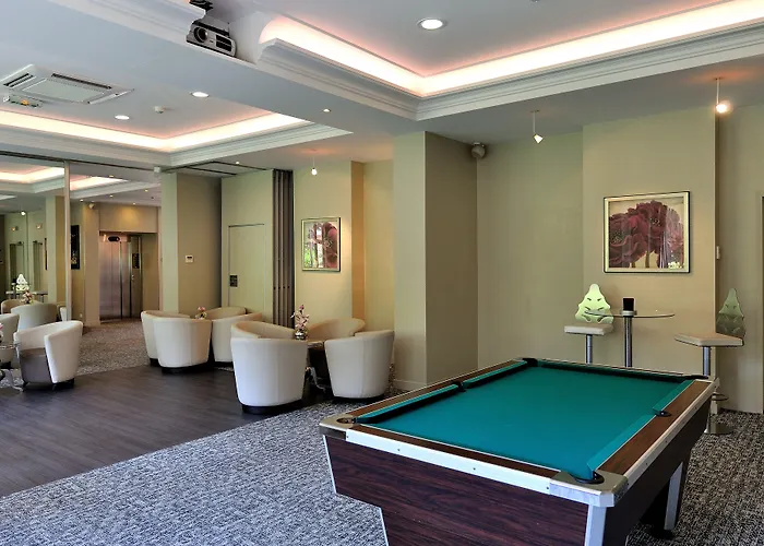 The Originals Boutique, Les Strelitzias Hotel 3*