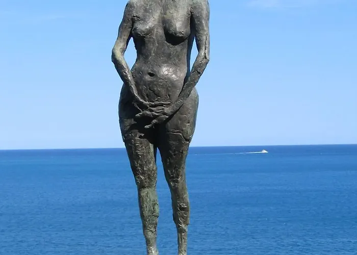 The Originals Boutique, Les Strelitzias