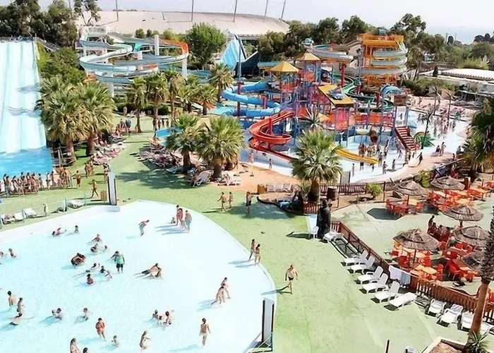 The Originals Boutique, Les Strelitzias 3*