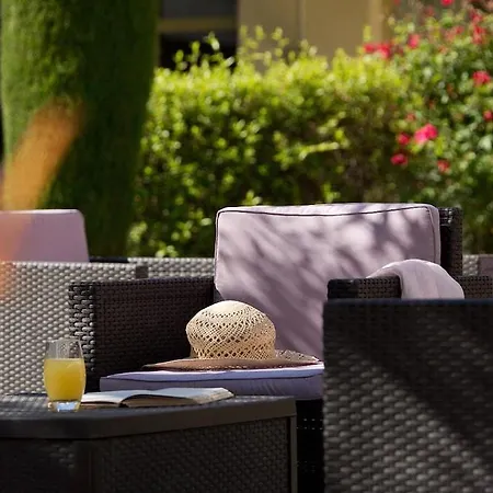 The Originals Boutique, Les Strelitzias Hotel 3*