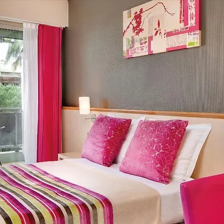 The Originals Boutique, Les Strelitzias