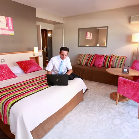 Hotel The Originals Boutique, Les Strélitzias