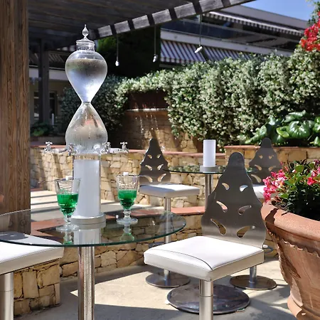 Hotel The Originals Boutique, Les Strélitzias 3*