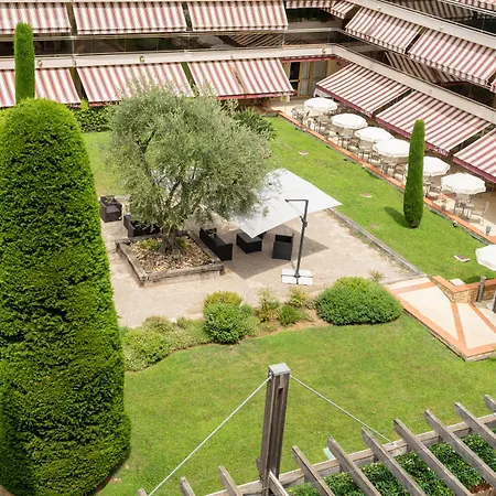 Hotel The Originals Boutique, Les Strélitzias 3*