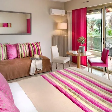 Hotel The Originals Boutique, Les Strélitzias