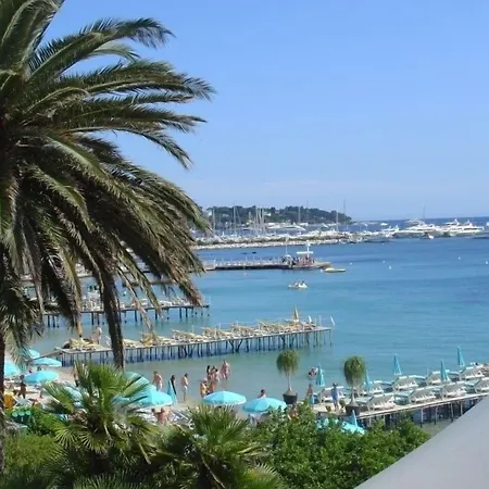 The Originals Boutique, Les Strélitzias Hotel