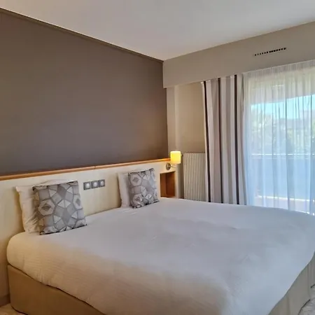 The Originals Boutique, Les Strélitzias 3*