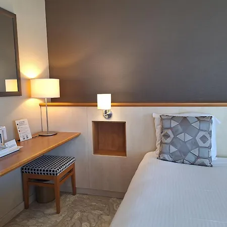 The Originals Boutique, Les Strelitzias 3*