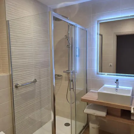 The Originals Boutique, Les Strélitzias 3* Juan-les-Pins