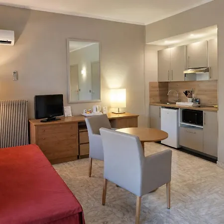 Hotel The Originals Boutique, Les Strélitzias 3*