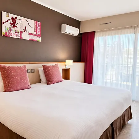 The Originals Boutique, Les Strélitzias 3*