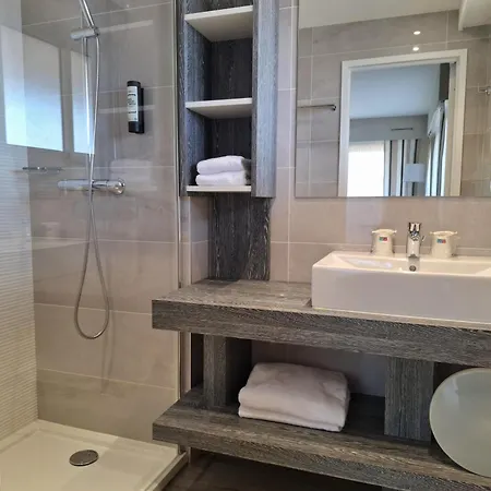 فندق The Originals Boutique, Les Strelitzias 3*