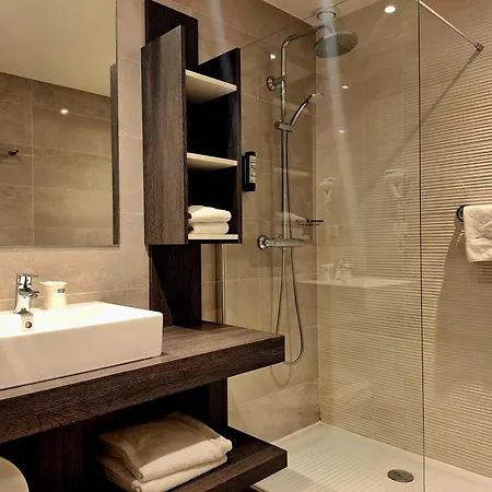 The Originals Boutique, Les Strelitzias 3* جوان ليه باه
