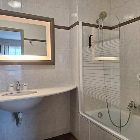 Hotel The Originals Boutique, Les Strélitzias 3*