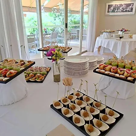 The Originals Boutique, Les Strélitzias Hotel 3*