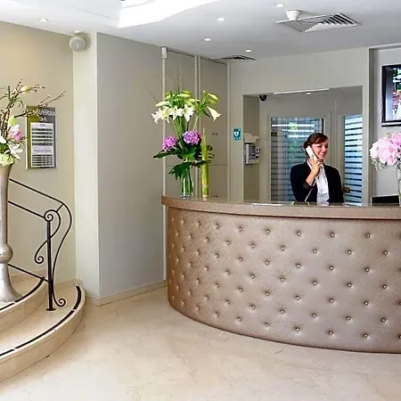 The Originals Boutique, Les Strelitzias 3*