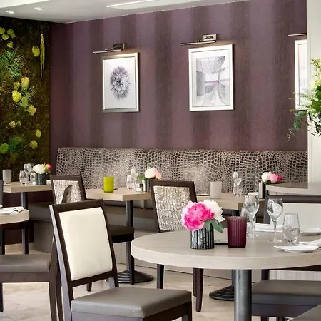 The Originals Boutique, Les Strelitzias 3*