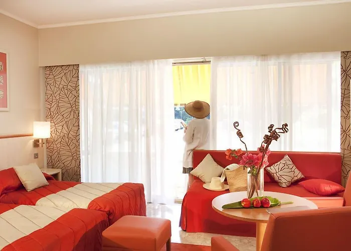 Hotel The Originals Boutique, Les Strélitzias Juan-les-Pins