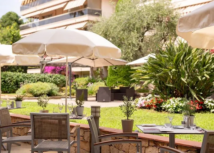 The Originals Boutique, Les Strelitzias