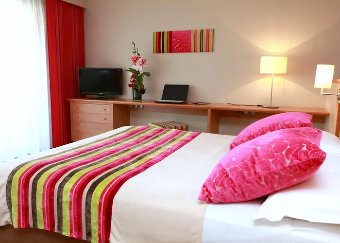 The Originals Boutique, Les Strélitzias