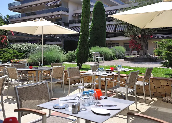 The Originals Boutique, Les Strélitzias 3*