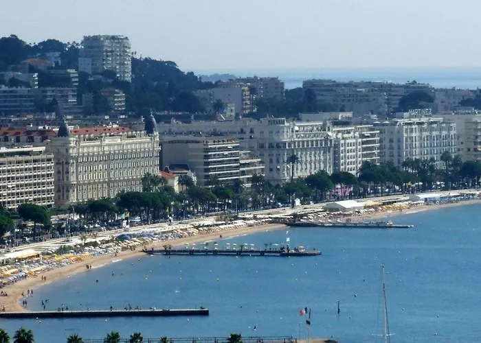 The Originals Boutique, Les Strélitzias Hotel