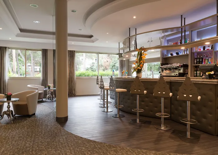 The Originals Boutique, Les Strelitzias 주앙레핑