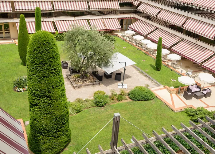 Hotel The Originals Boutique, Les Strélitzias 3*