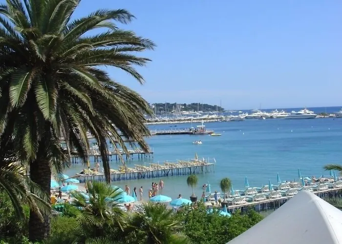 The Originals Boutique, Les Strélitzias Hotel